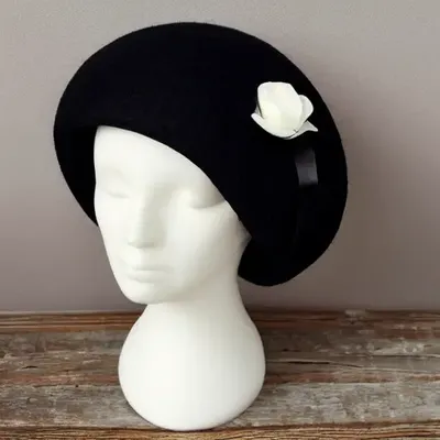 Winter Caroller’S Bonnet 1 
